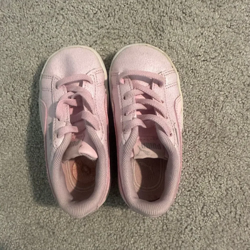 Pink Puma toddler girls classic slip on Sneakers size 6 like new